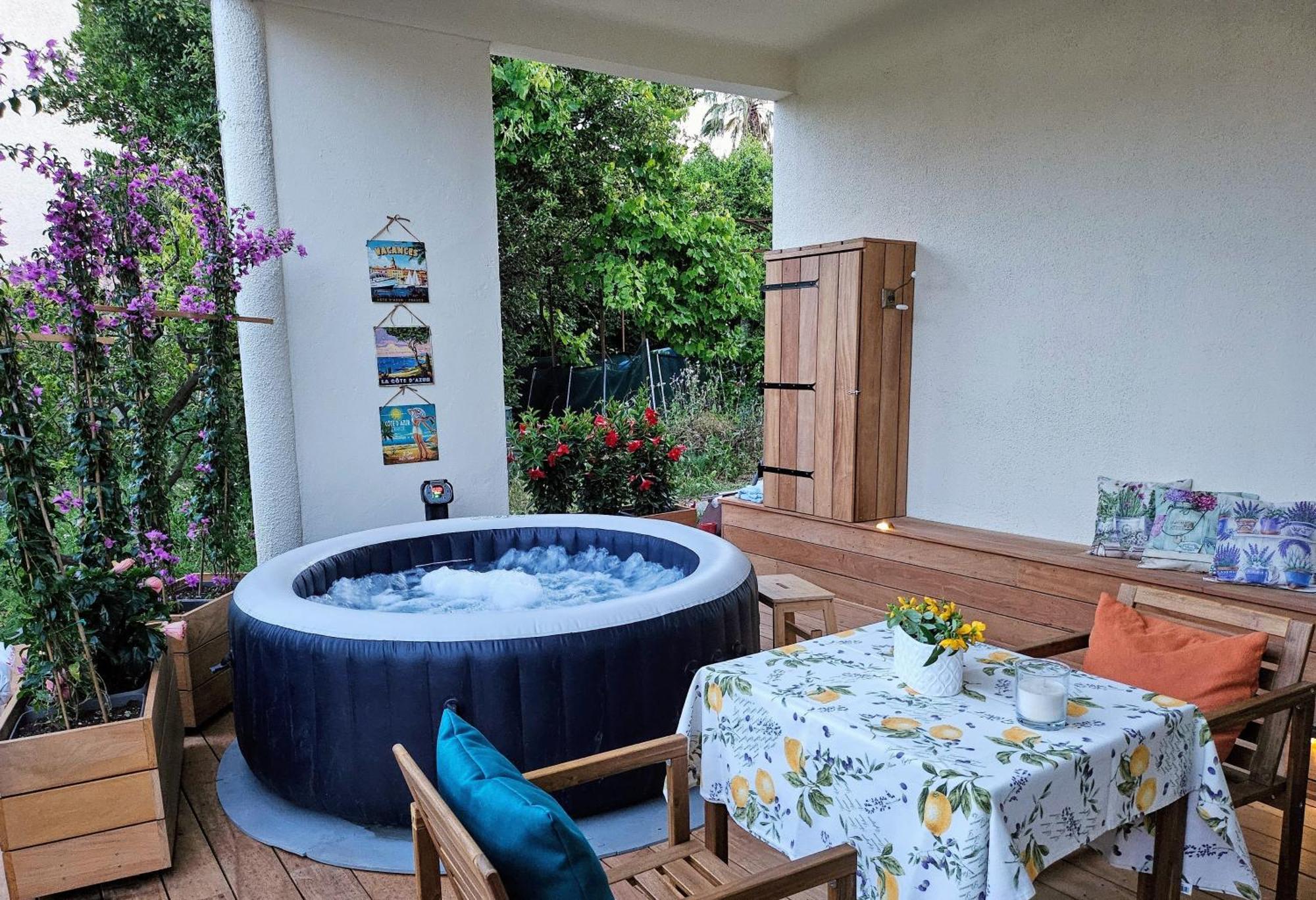 Charmant Studio Pres De La Plage Avec Jacuzzi Et Terrasse Privative Villeneuve-Loubet Zewnętrze zdjęcie